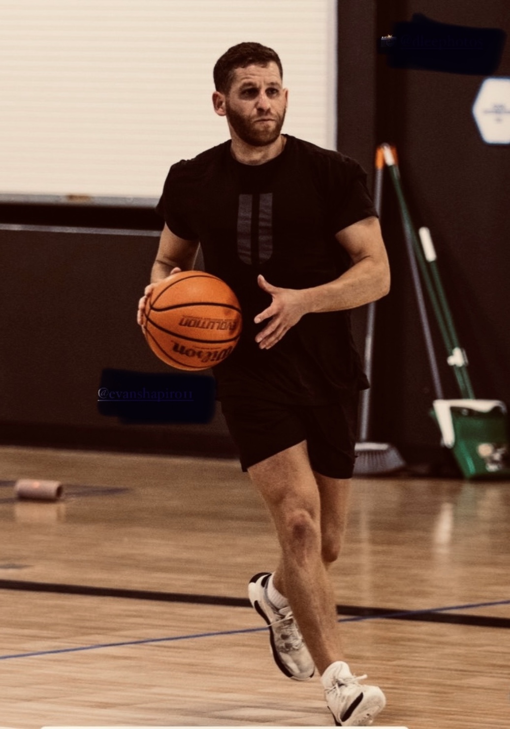 Featured trainer Evan Shapiro playing basketball