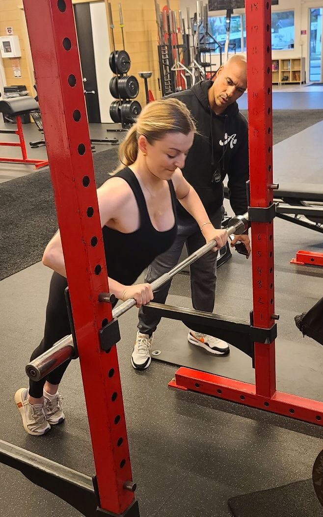 client highlight Noni doing an incline push up